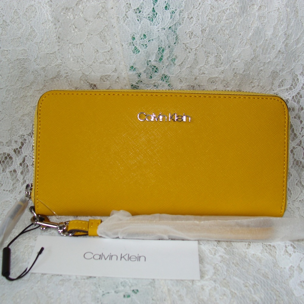 Calvin Klein Zip-Around Wallet